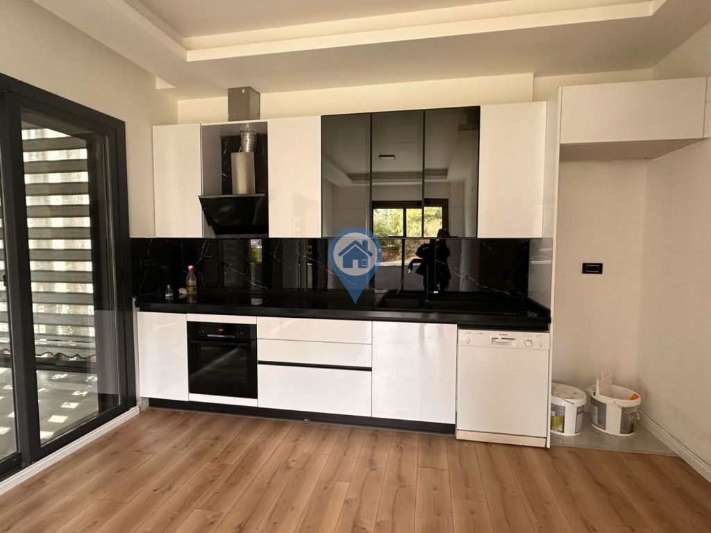 SU EMLAK KEMERALTI MAHALLLESİNDE SATILIK 3+1 GİRİŞ KATI