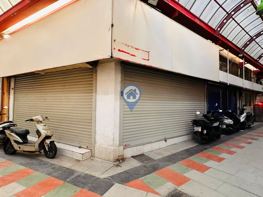 SU EMLAK KAPALI ÇARŞIDA SATILIK ASMA KATLI DÜKKAN