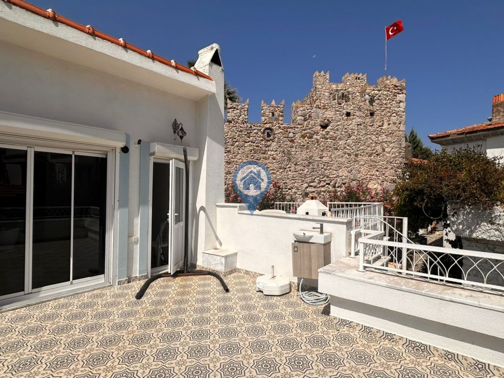 SU EMLAK KALE BÖLGESINDE SATILIK DENIZ MANZARALI MÜSTAKIL EV
