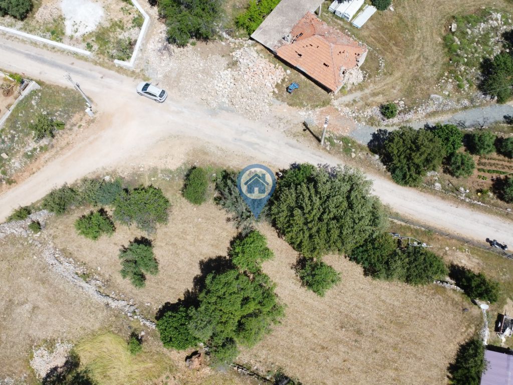 SÖĞÜT BAHÇELI MEVKIINDE 273 M2 KÖŞE KONUM YOL CEPHELI TARLA
