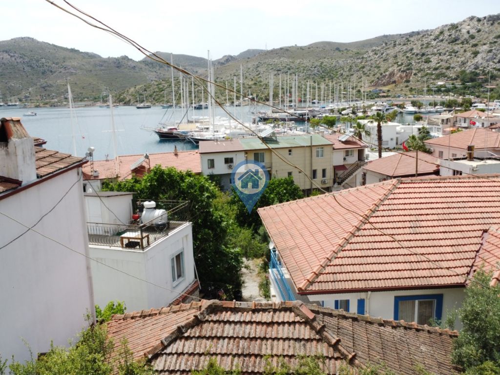 EGENIN İNCISI BOZBURUNDA MÜSTAKIL PARSEL İÇINDE SATILIK EV