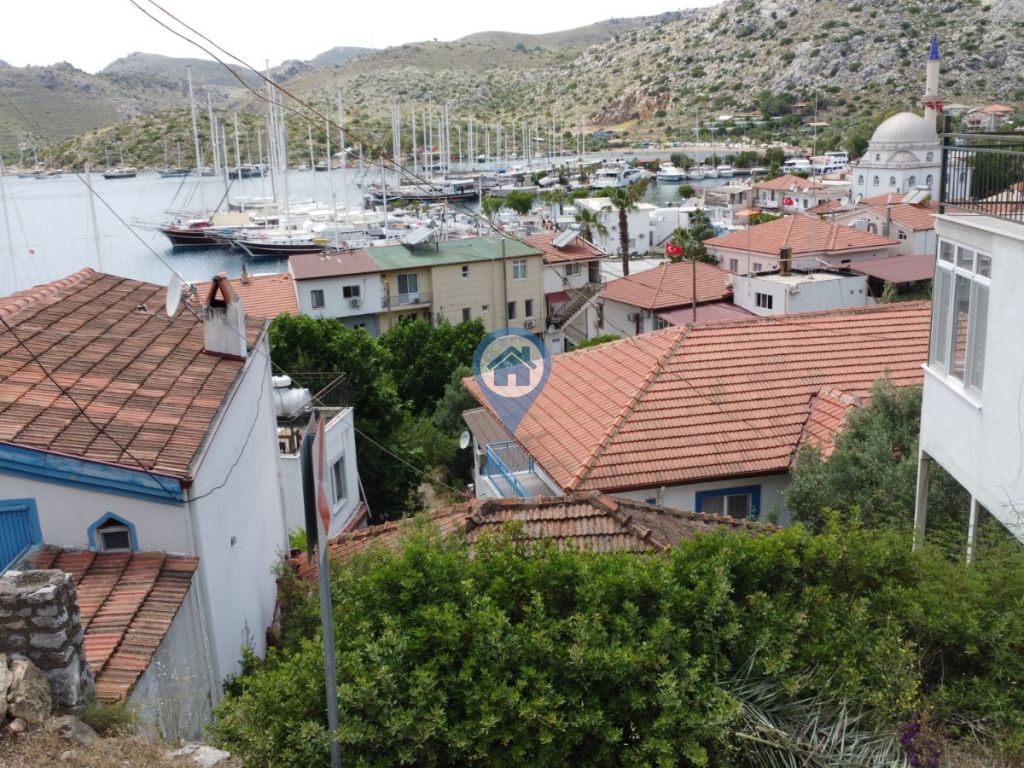 EGENIN İNCISI BOZBURUNDA MÜSTAKIL PARSEL İÇINDE SATILIK EV