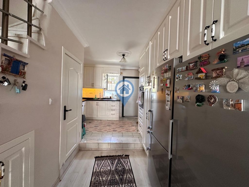 ARMUTALAN 55 TATIL SITESINDE YENILENMIŞ 2+1 SATILIK DAIRE