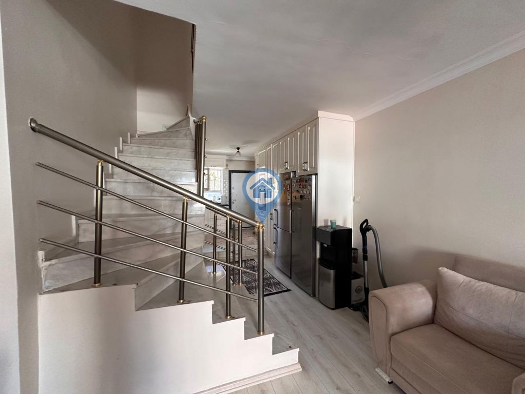 ARMUTALAN 55 TATIL SITESINDE YENILENMIŞ 2+1 SATILIK DAIRE