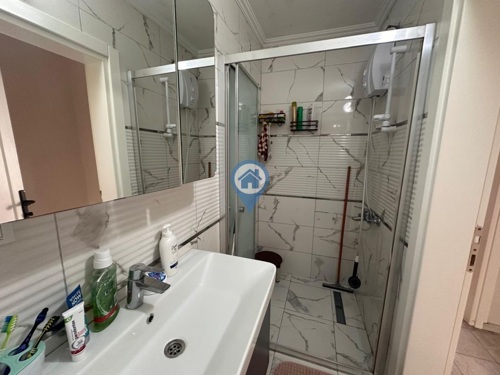 ARMUTALAN 55 TATIL SITESINDE YENILENMIŞ 2+1 SATILIK DAIRE