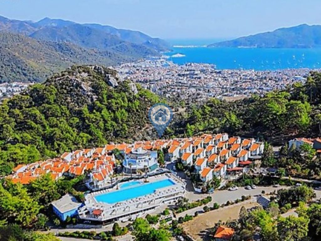 ORMAN TEKNIKER SITESINDE KÖŞE KONUM ÖNÜ AÇIK SATILIK EV