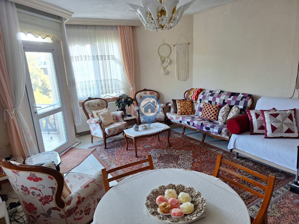 ORMAN TEKNIKER SITESINDE KÖŞE KONUM ÖNÜ AÇIK SATILIK EV