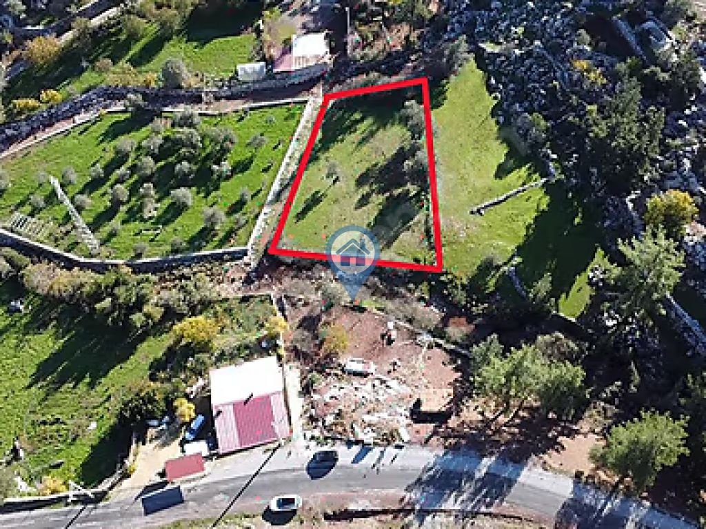 SU GAYRIMENKUL OSMANIYE KÖYÜNDE SATILIK 1 DÖNÜM TARLA