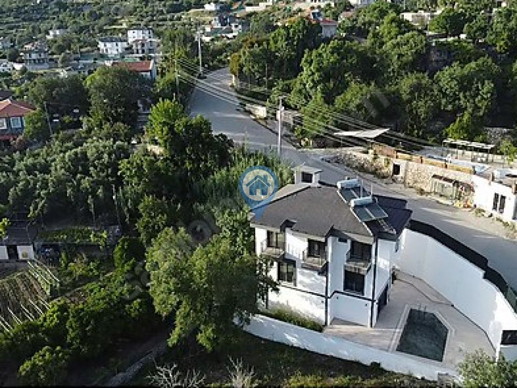 MARMARİS SÖĞÜT KÖYÜNDE DENİZ MANZARALI VİLLA