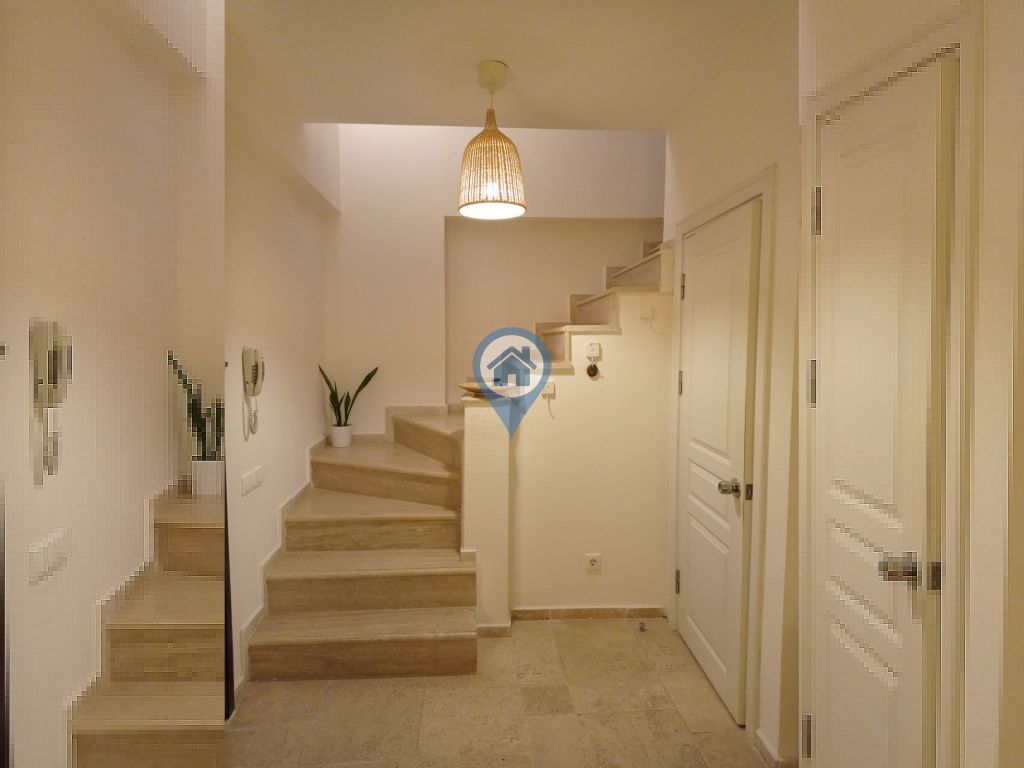 MÜSTAKİL GİRİŞLİ VE GENİŞ BAHÇELİ MASRAFSIZ BAKIMLI 2+1 DUBLEX