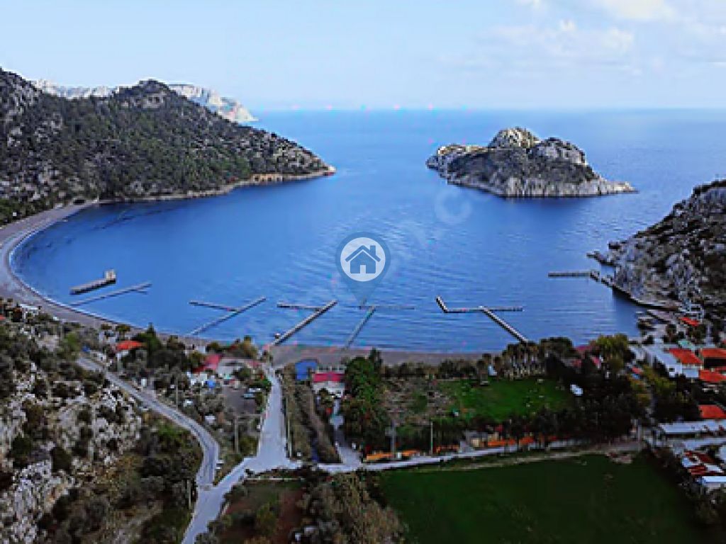 MARMARIS ÇIFTLIK KOYUNDA DENIZ MANZARALI 2400M² SATILIK TARLA